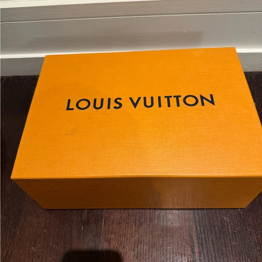 Louis Vuitton Black Leather Padlock
Loafers Women IT 41 US 11 LV Lock
Flats - Picture 10 of 11